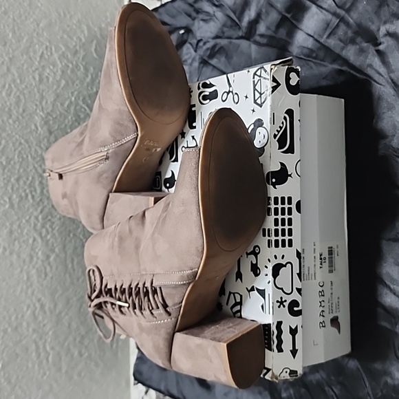 Womens Taupe brushed suede size 10. - Picture 5 of 7